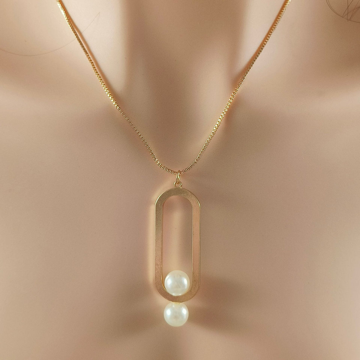 Sole Oval Pearl Pendant Necklace — view 8