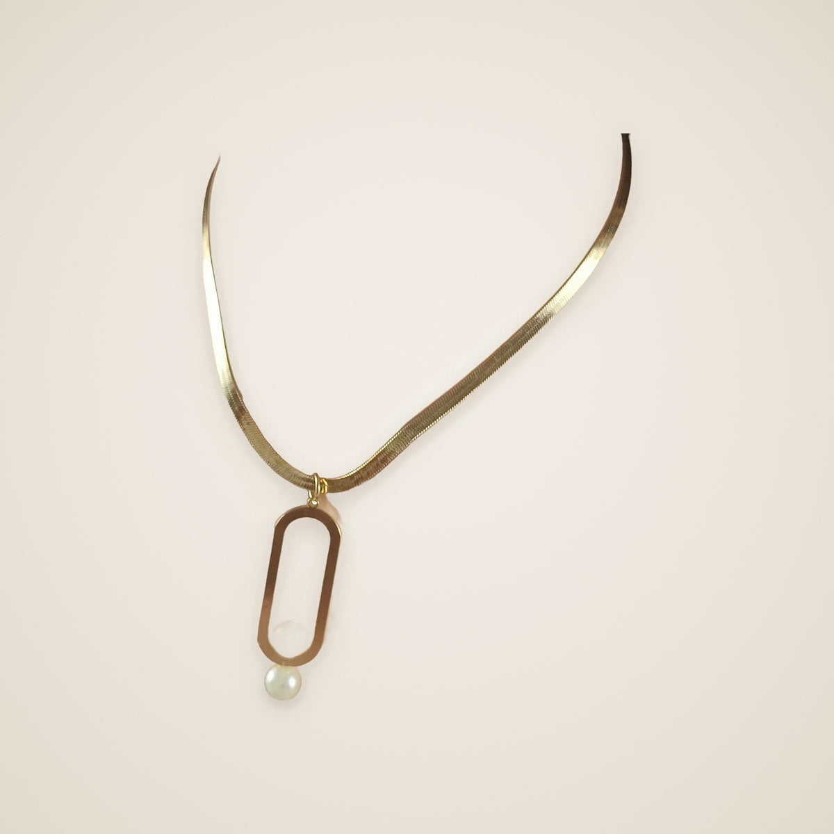Sole Oval Pearl Pendant Necklace — view 1